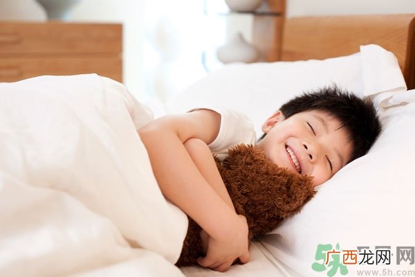 枕头潮湿有什么危害?枕头潮湿发霉怎么办?