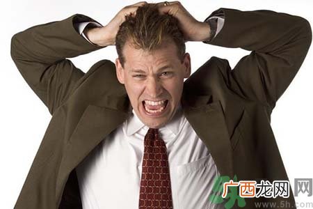 秋天头发油腻用什么洗发水好?