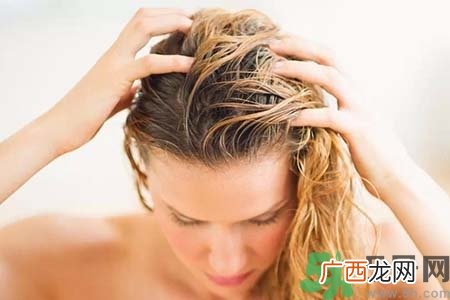 头发出油厉害怎么回事？头发出油厉害怎么办？
