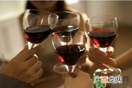 喝白酒后怎么解酒？喝白酒后吃什么解酒最有效？