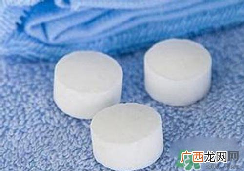 樟脑丸对跳蚤有用吗？樟脑丸可以除跳蚤吗？