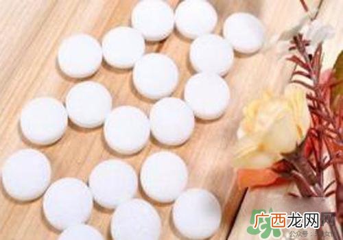 樟脑丸对跳蚤有用吗？樟脑丸可以除跳蚤吗？