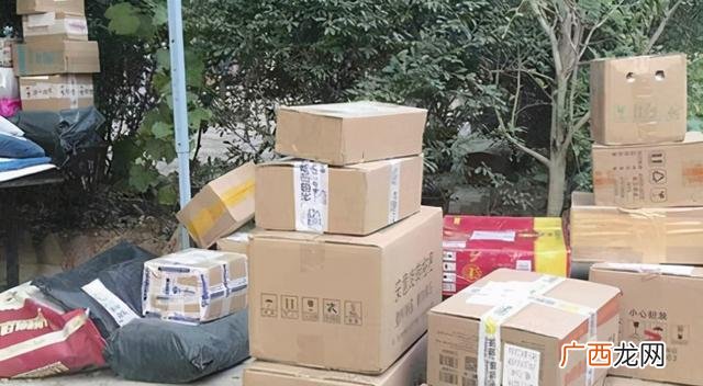 小区门口开什么店赚钱快且稳,小区里面的快递代收点怎么搞