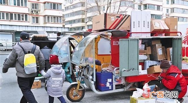 小区门口开什么店赚钱快且稳,小区里面的快递代收点怎么搞