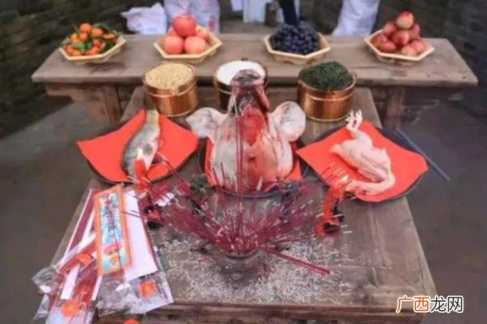 女人为什么不能拜财神，女人为什么不能祭灶