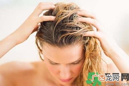 头发油腻掉发怎么办?头发油腻掉发怎么回事?