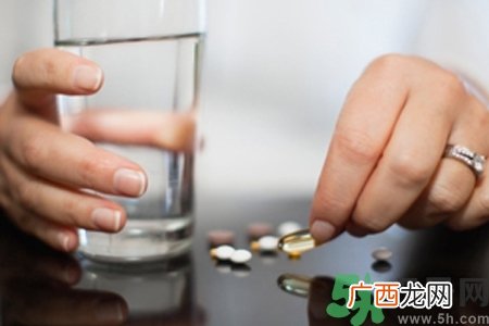 吃一次紧急避孕药对身体伤害大吗？16岁吃一次紧急避孕药的危害大吗？