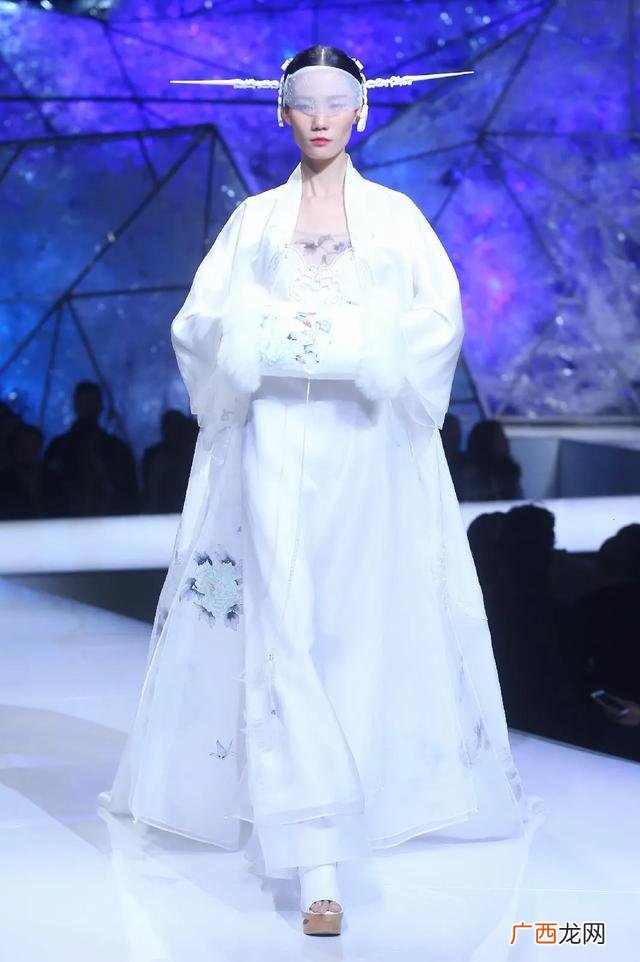 国内高端定制品牌,中式高端服装定制品牌