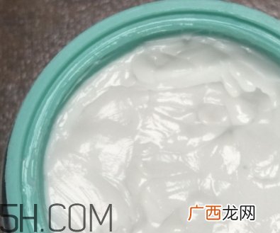 lilia祛斑霜有副作用吗？lilia祛斑霜有激素吗？