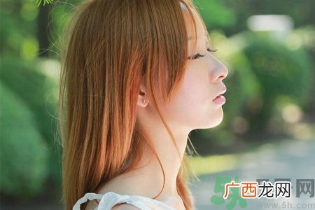 去医院打耳洞挂什么科？去医院打激光耳洞多少钱？