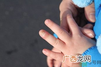 手被门夹了有淤血怎么办?手被门夹了怎么缓解疼痛
