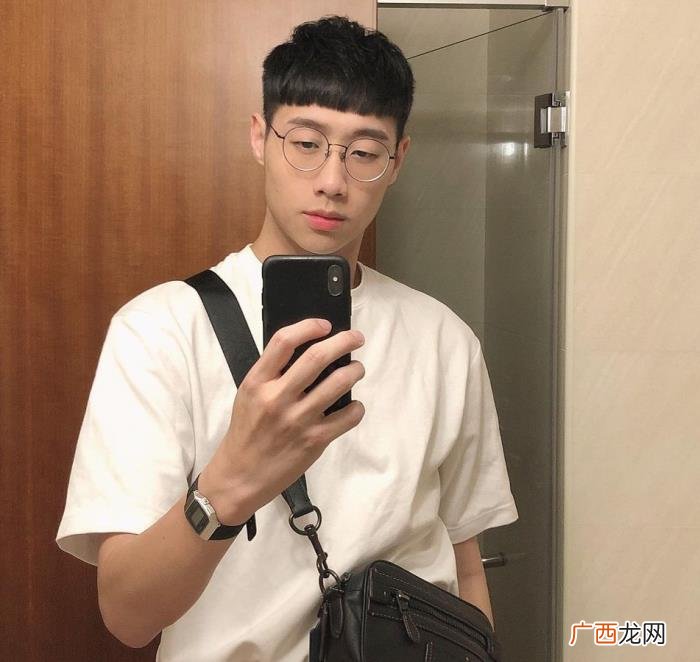 男生短发盖盖头，2021男生短发怎么剪才好看