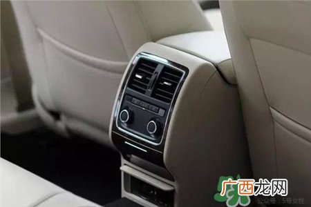 冬天车里有雾气怎么办?冬天车里开空调有雾怎么办?