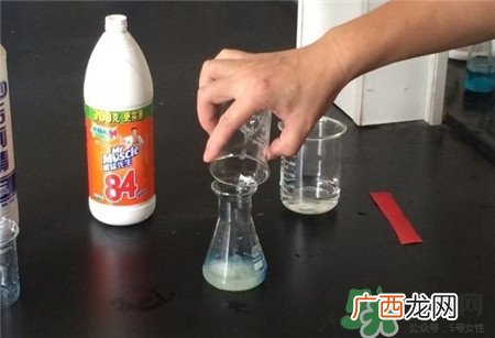 84和洁厕灵放在一起有毒么?84和洁厕灵一起用会怎样?