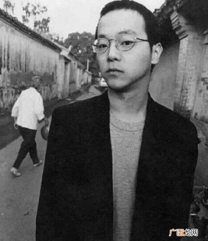 王菲窦靖童，窦靖童深夜痛哭背后是她妈妈王菲一言难尽的情史
