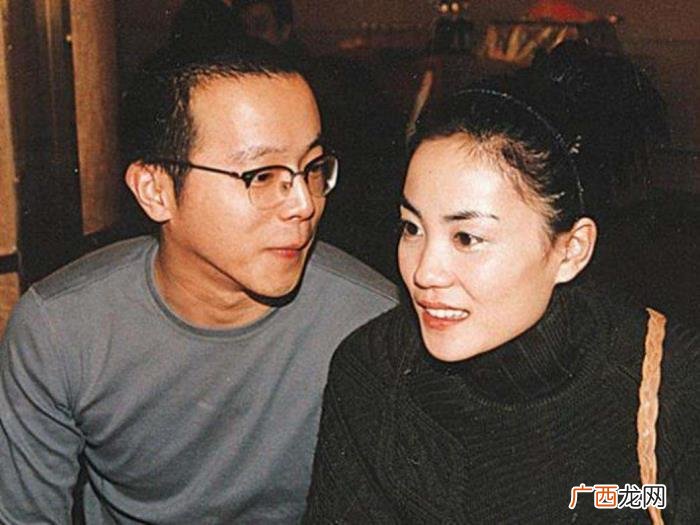 王菲窦靖童，窦靖童深夜痛哭背后是她妈妈王菲一言难尽的情史