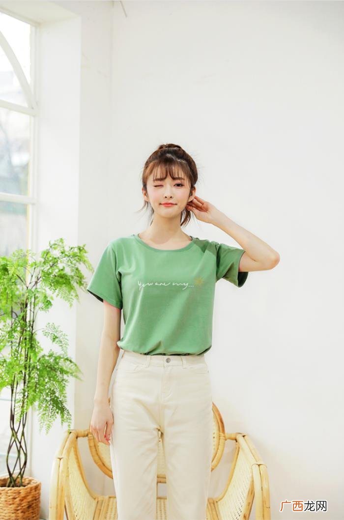 17个女生拍照好看姿势 女生图片大全