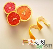气球碰到橘子汁会爆炸吗?气球碰到橙汁为什么会爆炸?