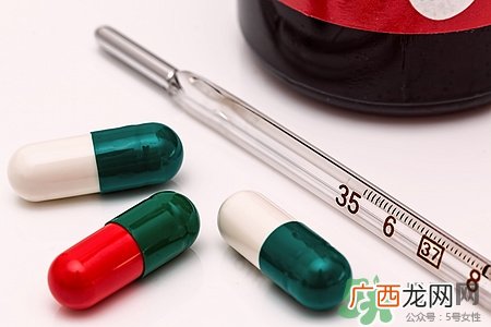 孩子半夜发烧家里没药怎么办?半夜发烧怎么退烧
