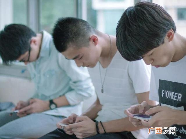 手机游戏的危害作文600字 手机游戏作文