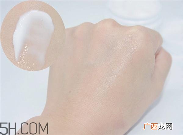 涂了护手霜能吃东西吗 擦护手霜后吃东西好吗