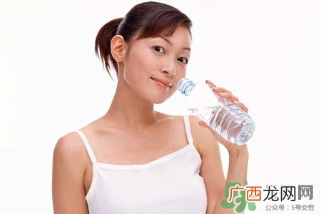 雾霾天为什么要多喝水？雾霾天要喝多少水才健康？