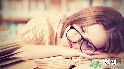 大便冲不掉是什么原因?大便冲不掉是癌症征兆吗