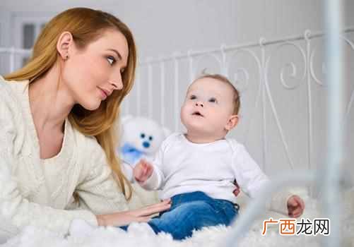 婴儿打嗝是怎么回事（止隔小妙招分享，快速有