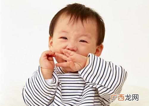 婴儿打嗝是怎么回事（止隔小妙招分享，快速有