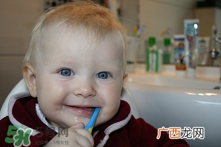 换牙期间可以刷牙吗?期间怎么刷牙呢