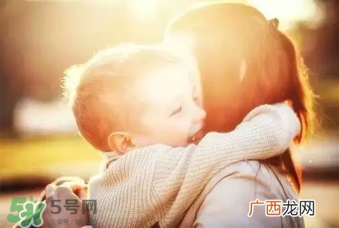 半夜咳嗽胸闷呼吸困难时怎么回事?
