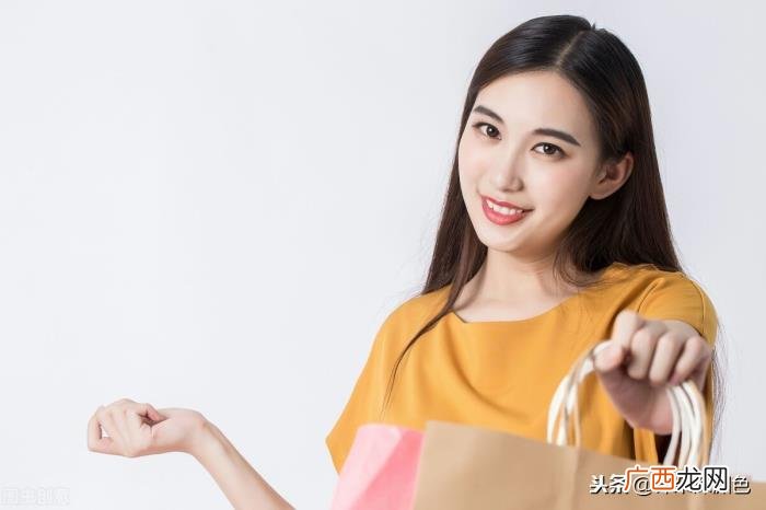 女人删除男人微信心理，女人主动联系男人的心理
