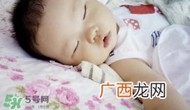 白酒擦身体可以退烧吗?用白酒擦身体能退烧吗?