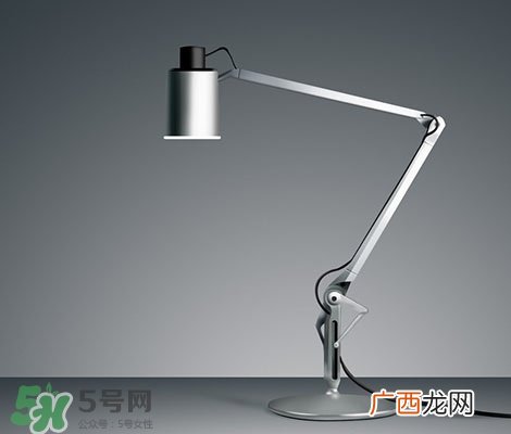 什么颜色灯光对眼睛好?黄灯还是白灯对眼睛好?