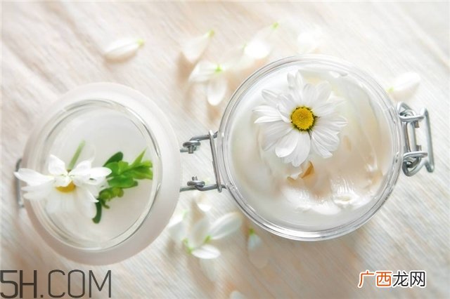 护手霜和润肤乳的区别 润肤乳可以当护手霜吗