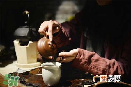 紫砂壶如何鉴别好坏？怎样辨别紫砂壶的好坏？