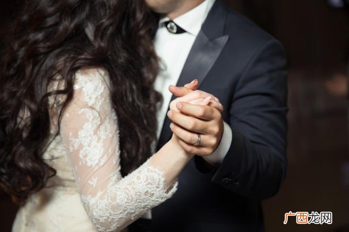 头婚男人娶二婚女人 头婚男找一个二婚女人怎么样