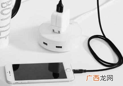新买的手机怎么充电？第一次充电你冲对了么