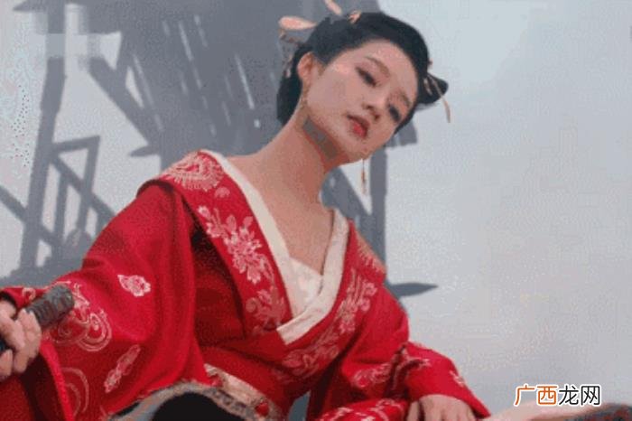 李沁和孙怡，曾让人分不清的孙怡李沁现在越来越不像了