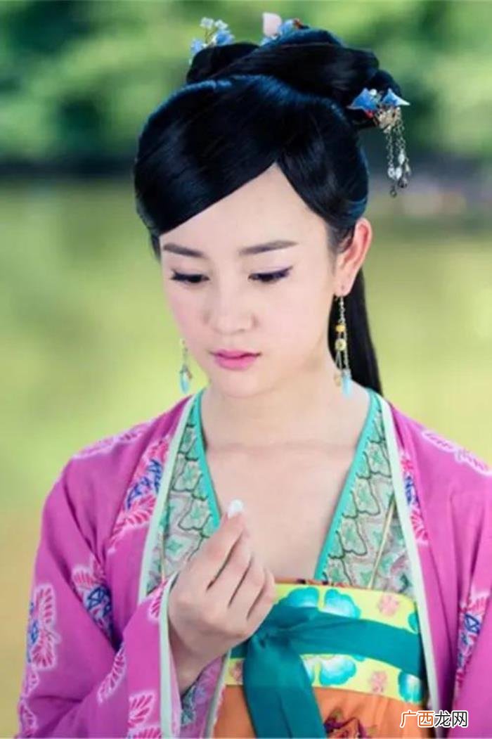 少恭方如沁，如沁等候少恭多年换来的却是少恭的杀害……
