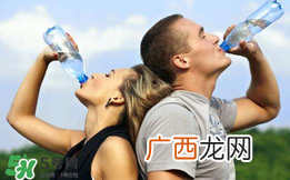 水喝多了会中毒吗?水喝多了会不会中毒?