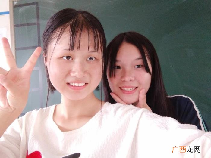脸大的女生适合什么发型,发量少还脸大的女生适合啥发型