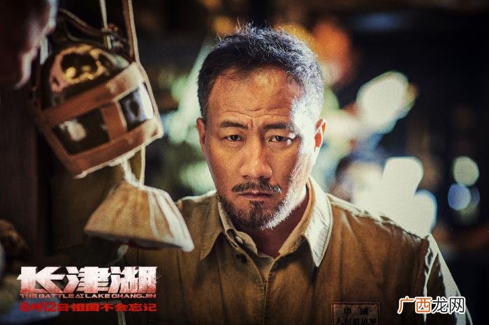 易烊千玺战队成员，易烊千玺的5个眼神见证蜕变