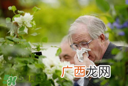 花粉过敏吃什么好?哪些食物会加重花粉过敏?