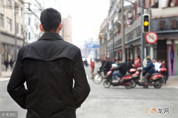 男生生气证明他在乎你,这4件事恰恰体现他对你的在乎