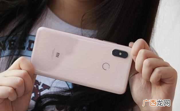 小米手机到底怎么样?小米手机PK华为,谁胜谁负