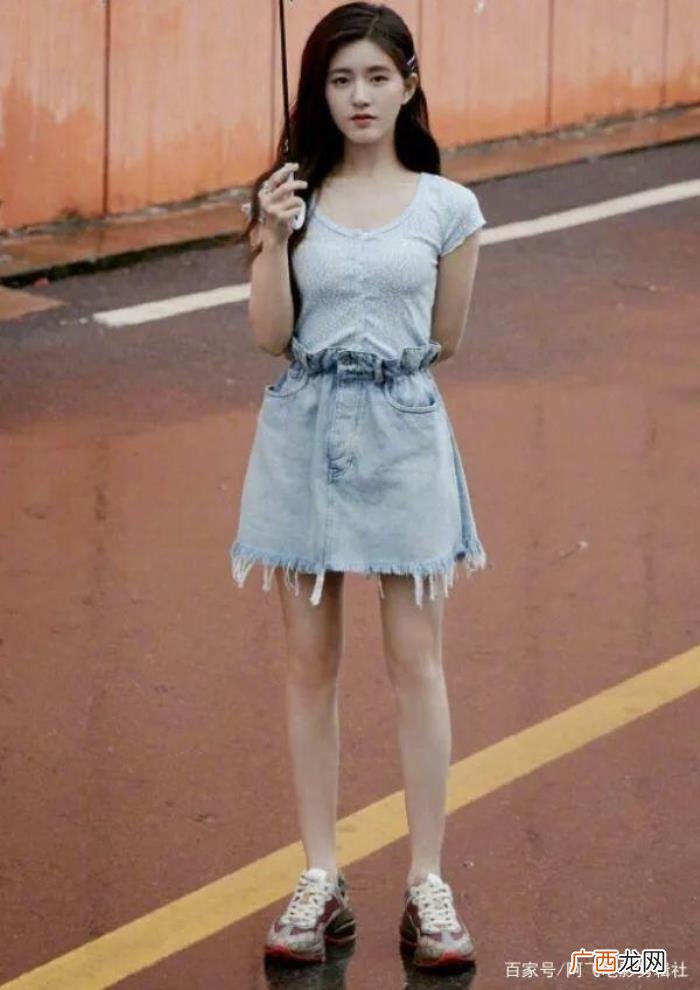 杨洋的女朋友是谁图片亲吻，看看杨洋的绯闻女友