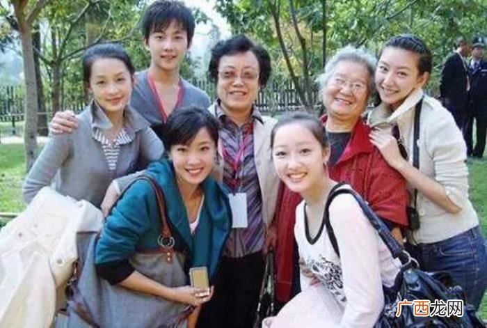 杨洋的女朋友是谁图片亲吻，看看杨洋的绯闻女友