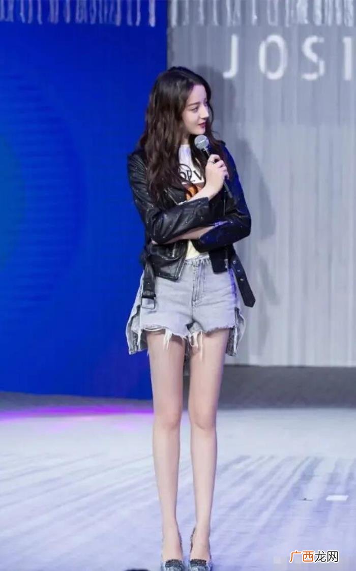杨洋的女朋友是谁图片亲吻，看看杨洋的绯闻女友