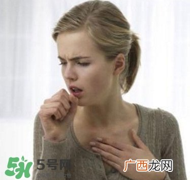 什么水果可以治喉咙痛？喉咙痛可以吃哪些水果